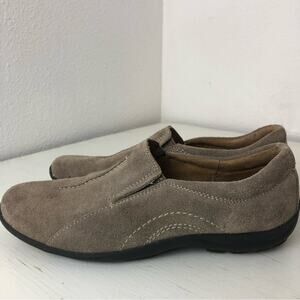 Naturalizer Fadrina light brown suede slip on flats loafers size 6